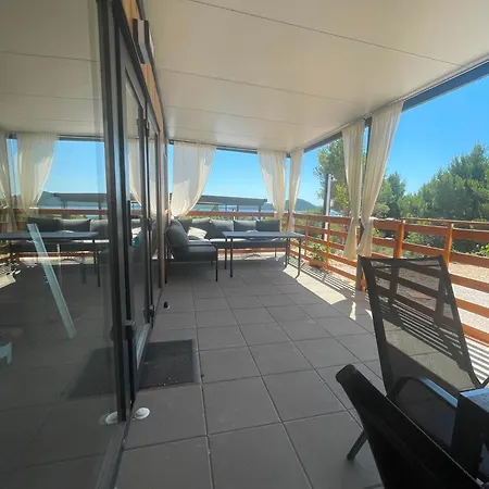 Hébergement de vacances Mobile Homes With Sea View - Camp Croatia,